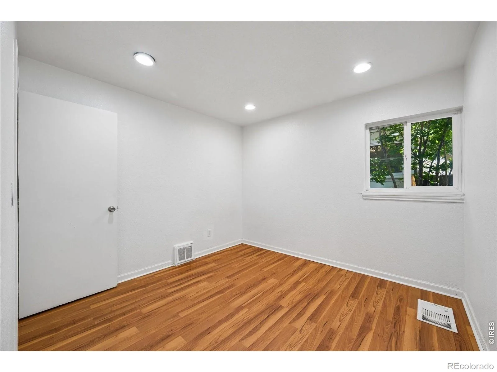 1325 Lima Street Aurora CO 80010 | MLS #REC8577956 09262026012432 1600 22