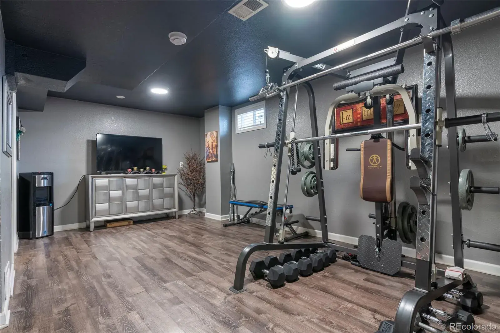 12112025180410 1600 15