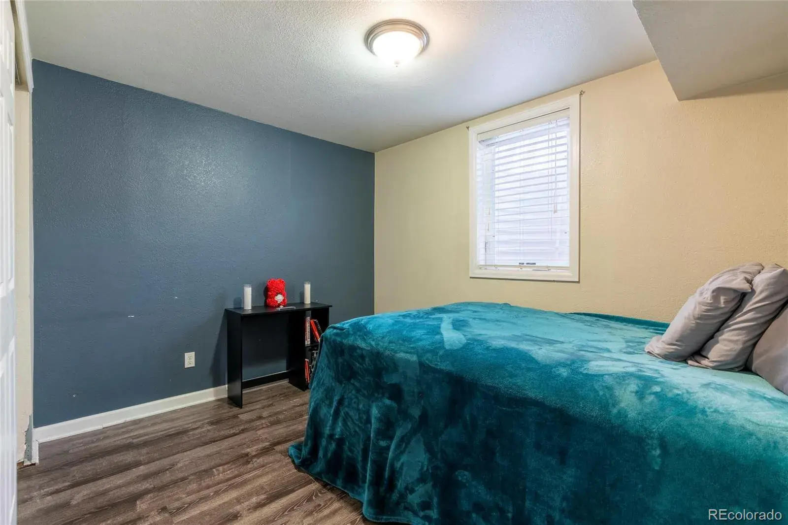 12112025180410 1600 18