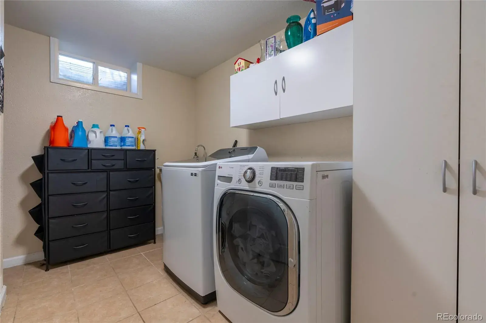 12112025180410 1600 19