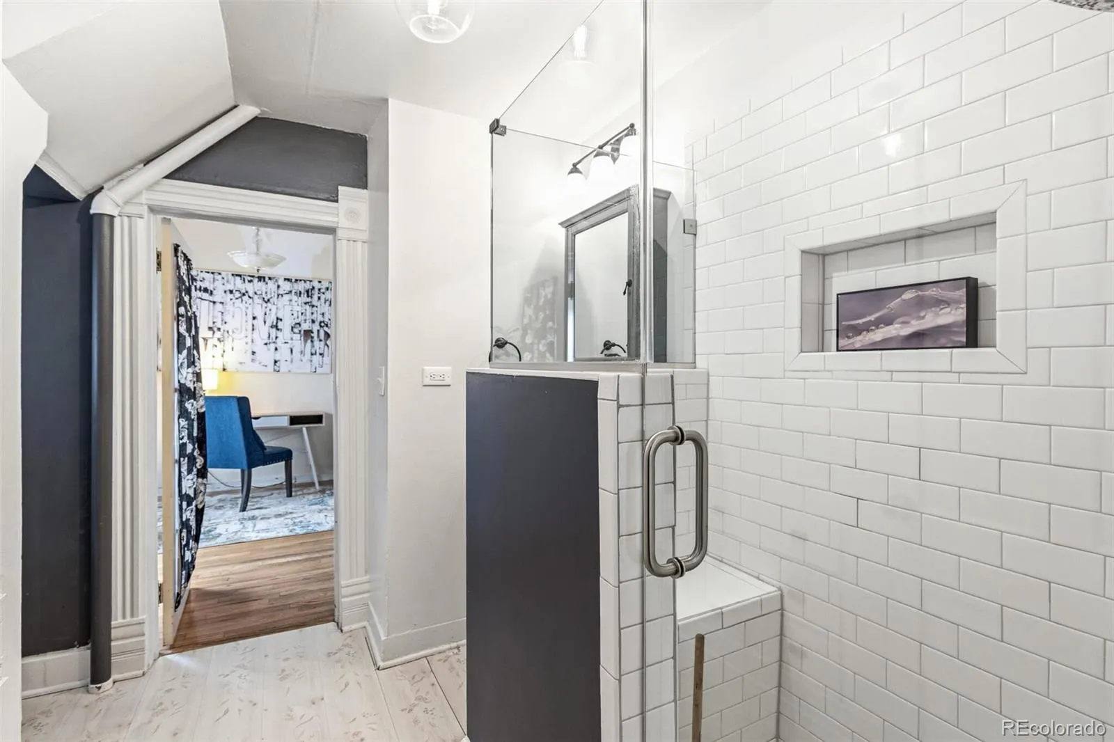 04092026010623 1600 11