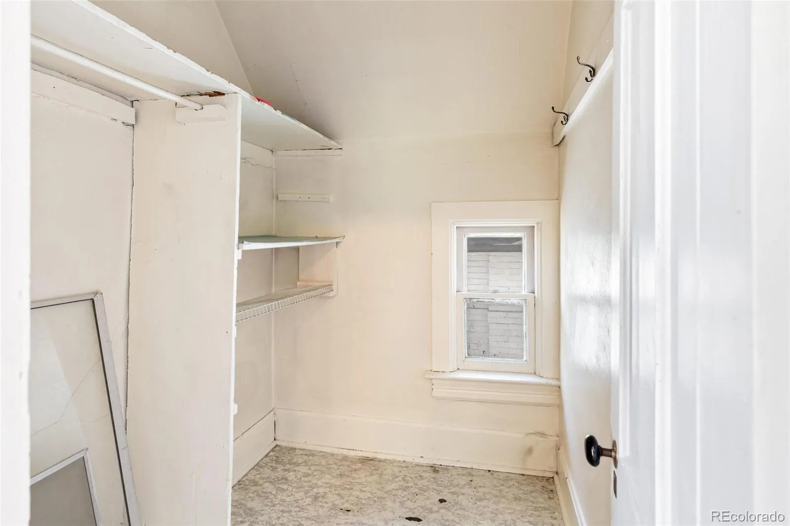 04092026010623 1600 24