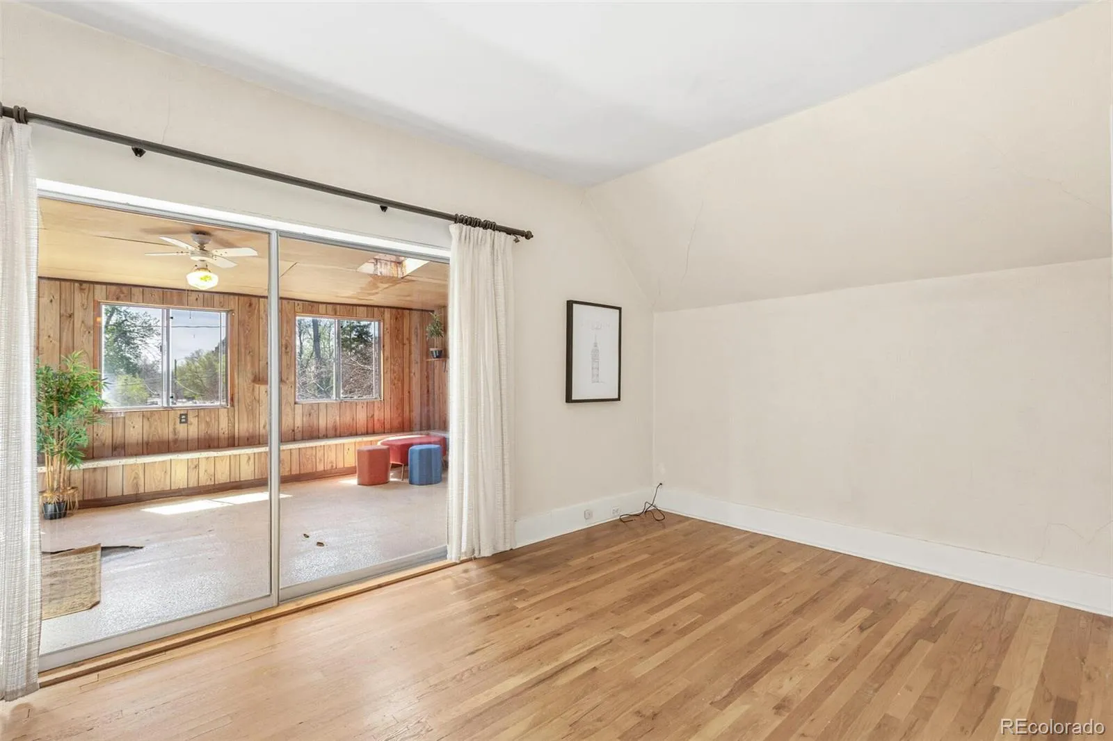 04092026010623 1600 26