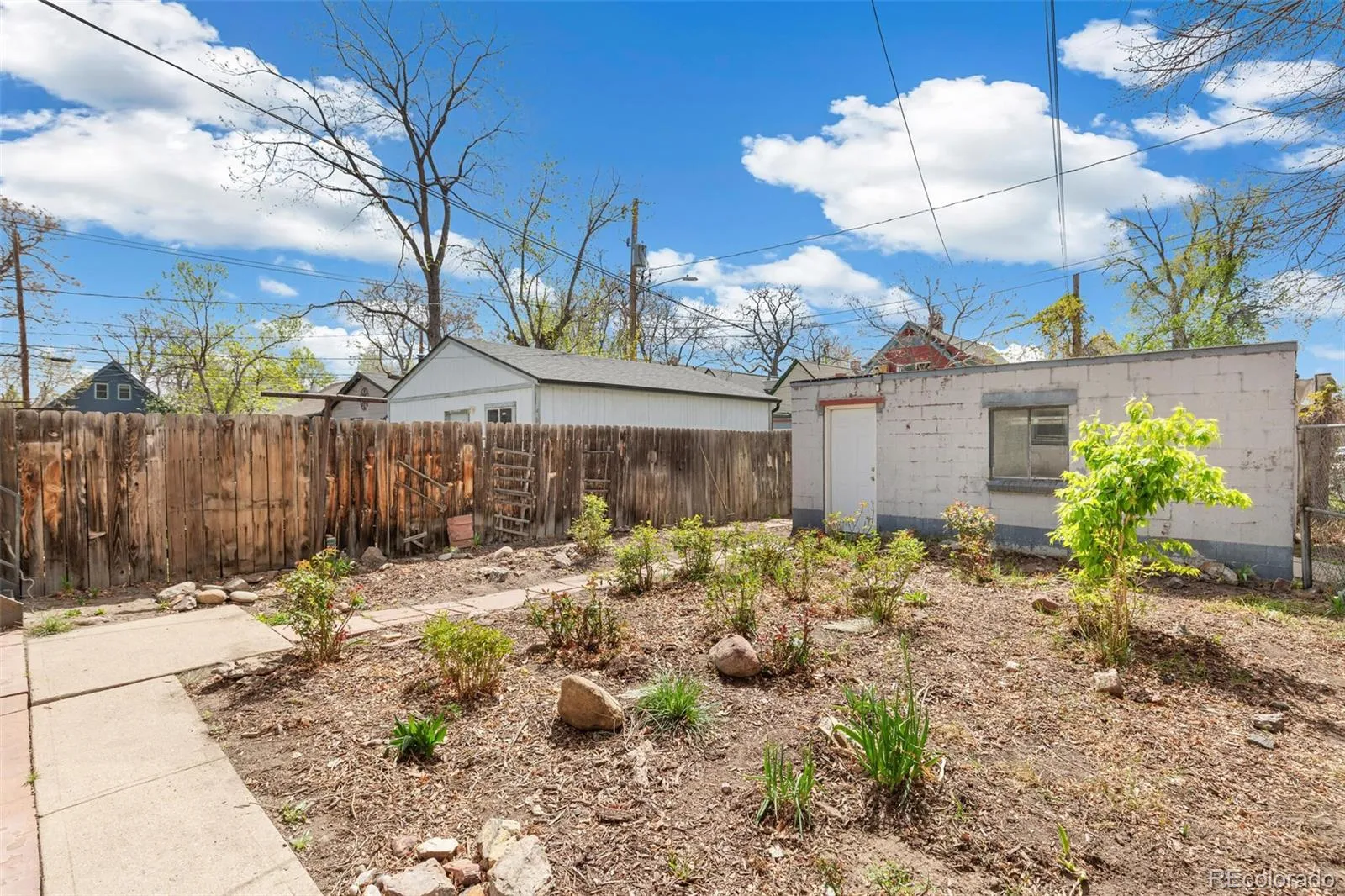 04092026010623 1600 33