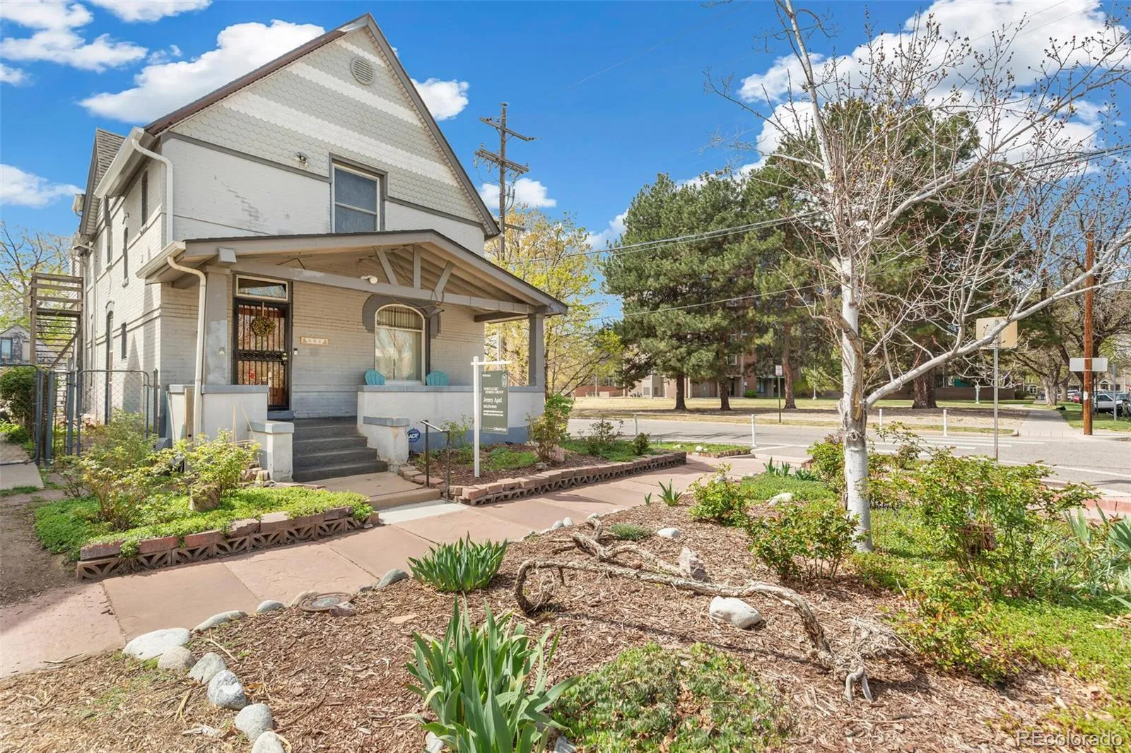 04092026010623 1600 35