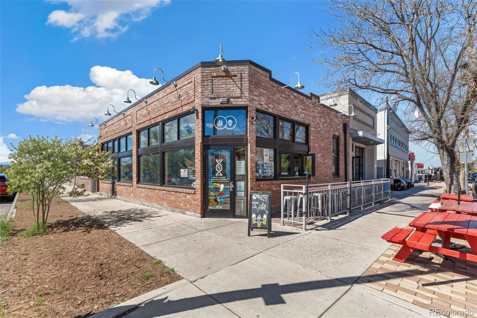 04092026010623 1600 40