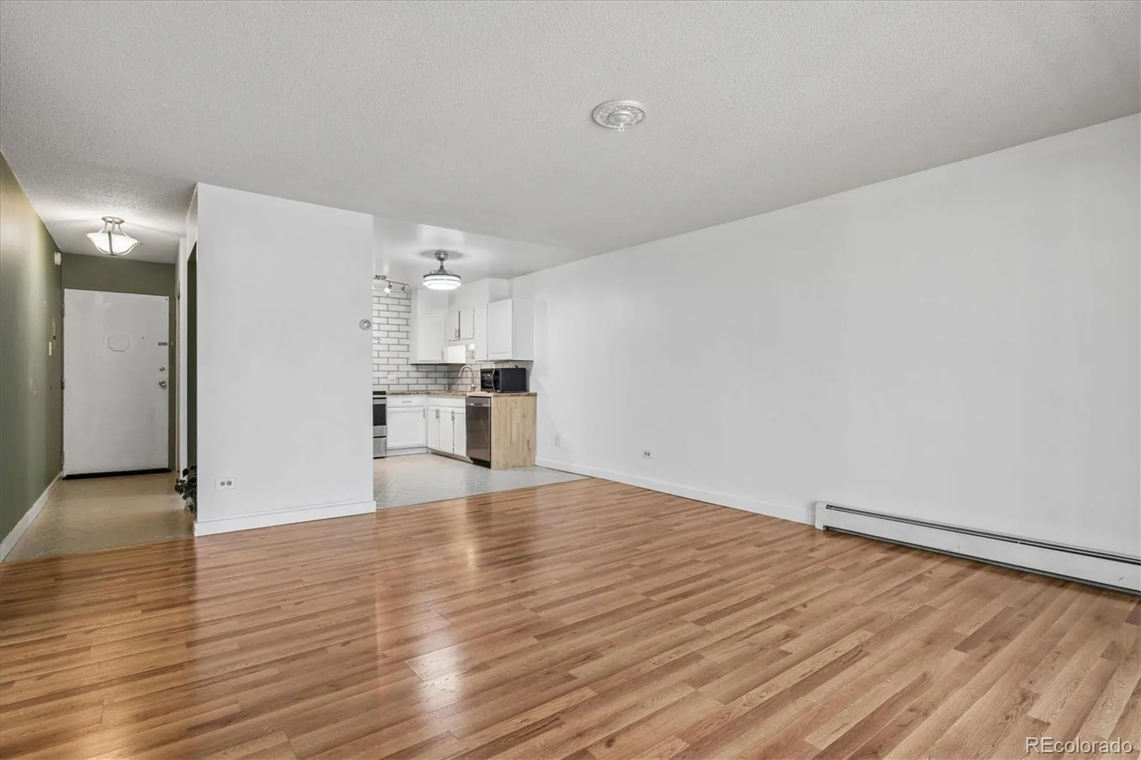 705 S Alton Way #6B Denver CO 80247 MLS #REC8582583 05132026210900 1600 11