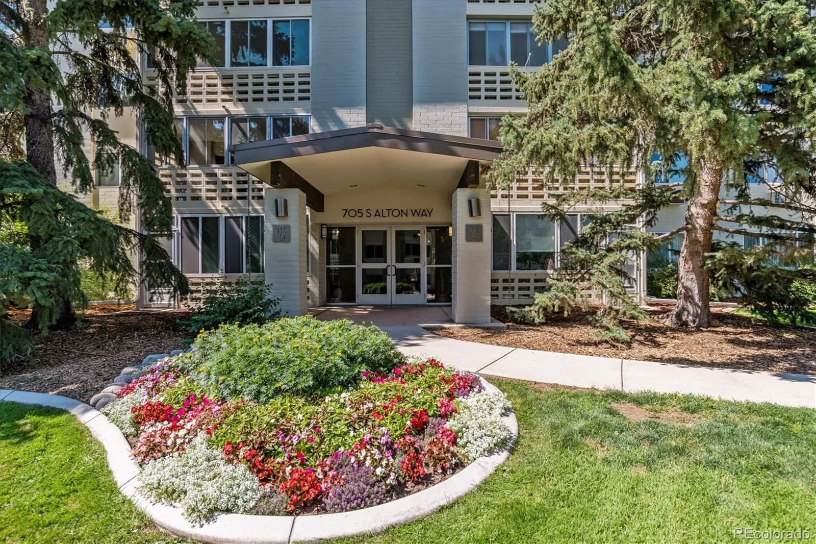 705 S Alton Way #6B Denver CO 80247 MLS #REC8582583 05132026210900 1600 18