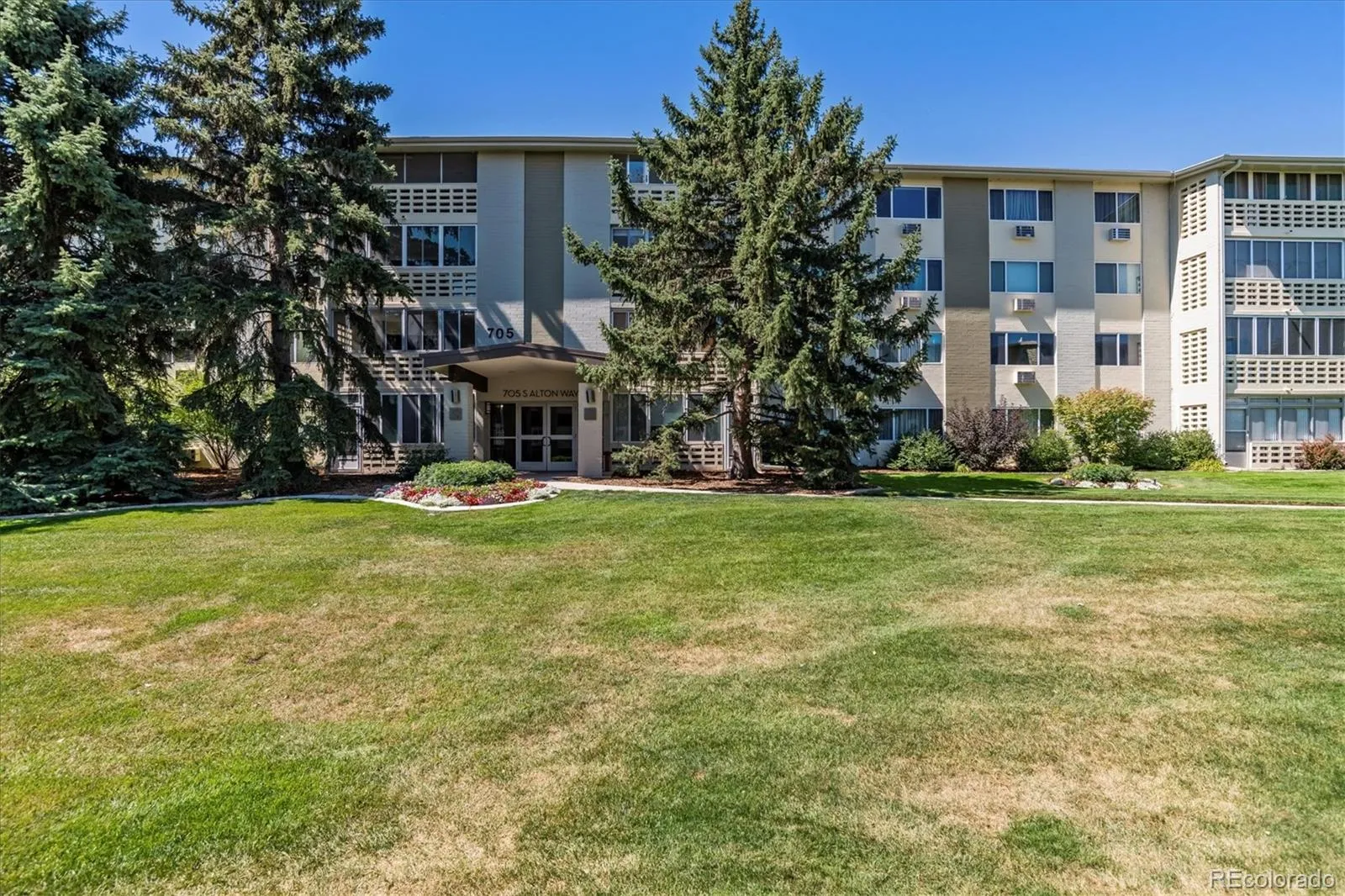 705 S Alton Way #6B Denver CO 80247 MLS #REC8582583 05132026210900 1600 19
