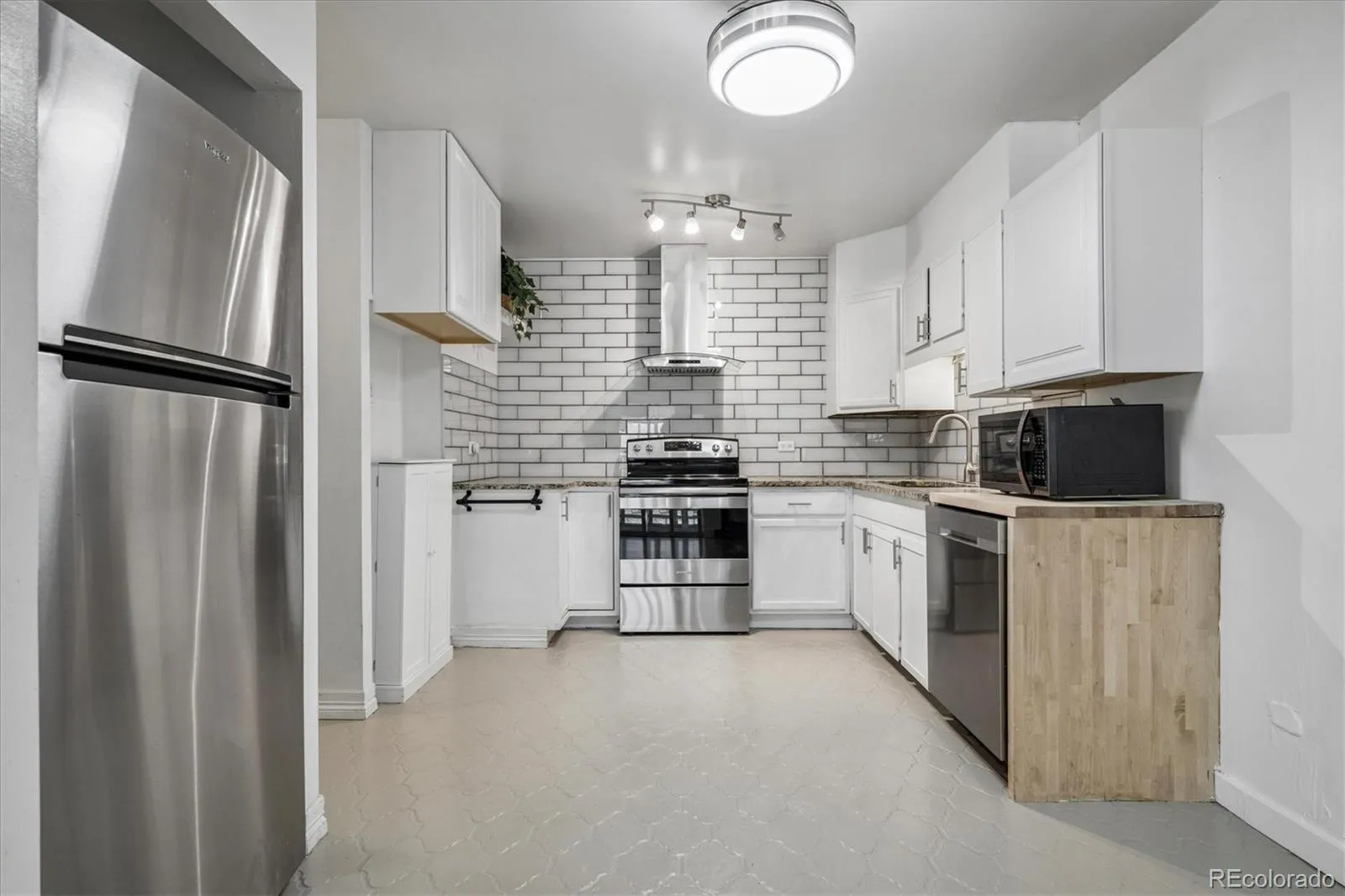 705 S Alton Way #6B Denver CO 80247 MLS #REC8582583 05132026210900 1600 2