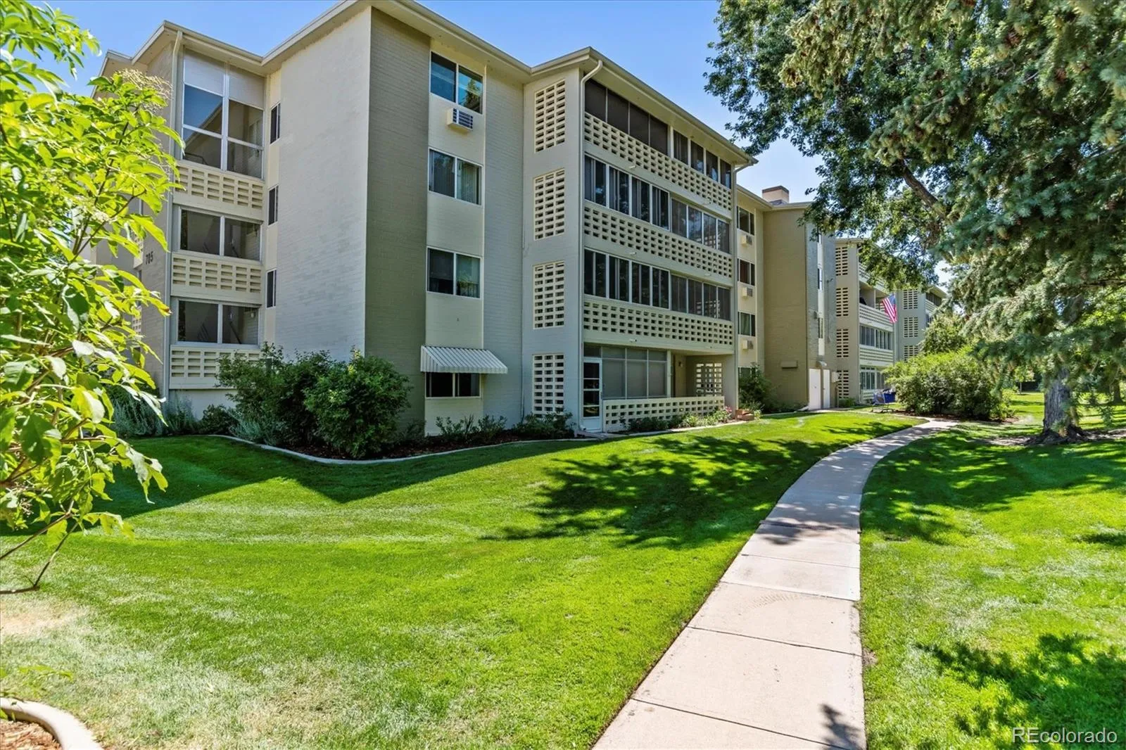 705 S Alton Way #6B Denver CO 80247 MLS #REC8582583 05132026210900 1600 21