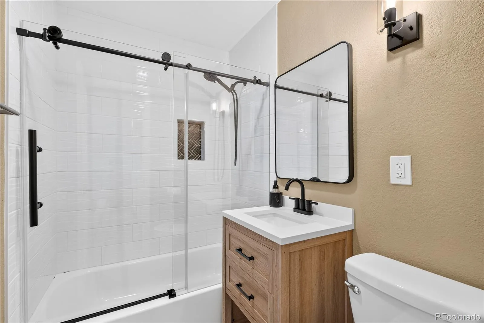 1167 Alton Street Aurora CO 80010 | MLS #REC8584583 10162026222844 1600 14