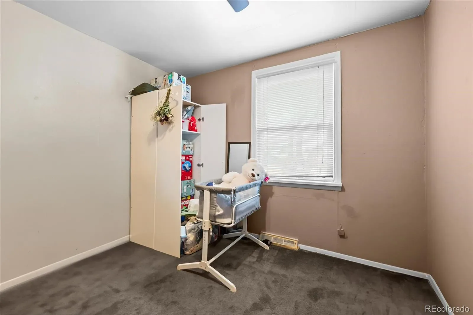 5997 Magnolia Street Commerce City CO 80022 | MLS #REC8586986 03132026184750 1600 32
