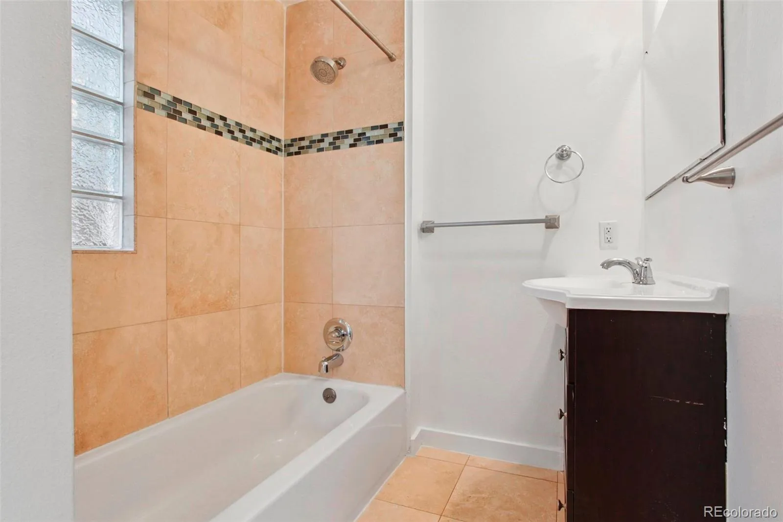 1661 Valentia Street Denver CO 80220 MLS #REC8589072 05132026210907 1600 23