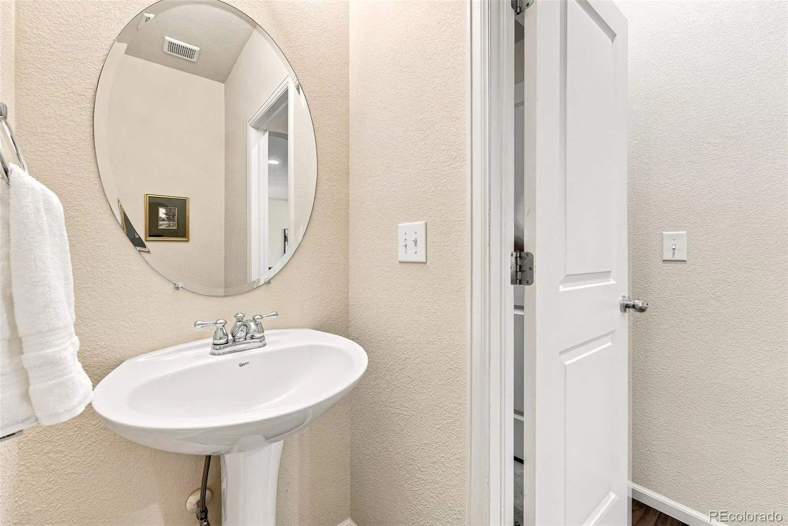 15307 W 66th Drive #B Arvada CO 80007 | MLS #REC8589403 08062026140939 1600 14
