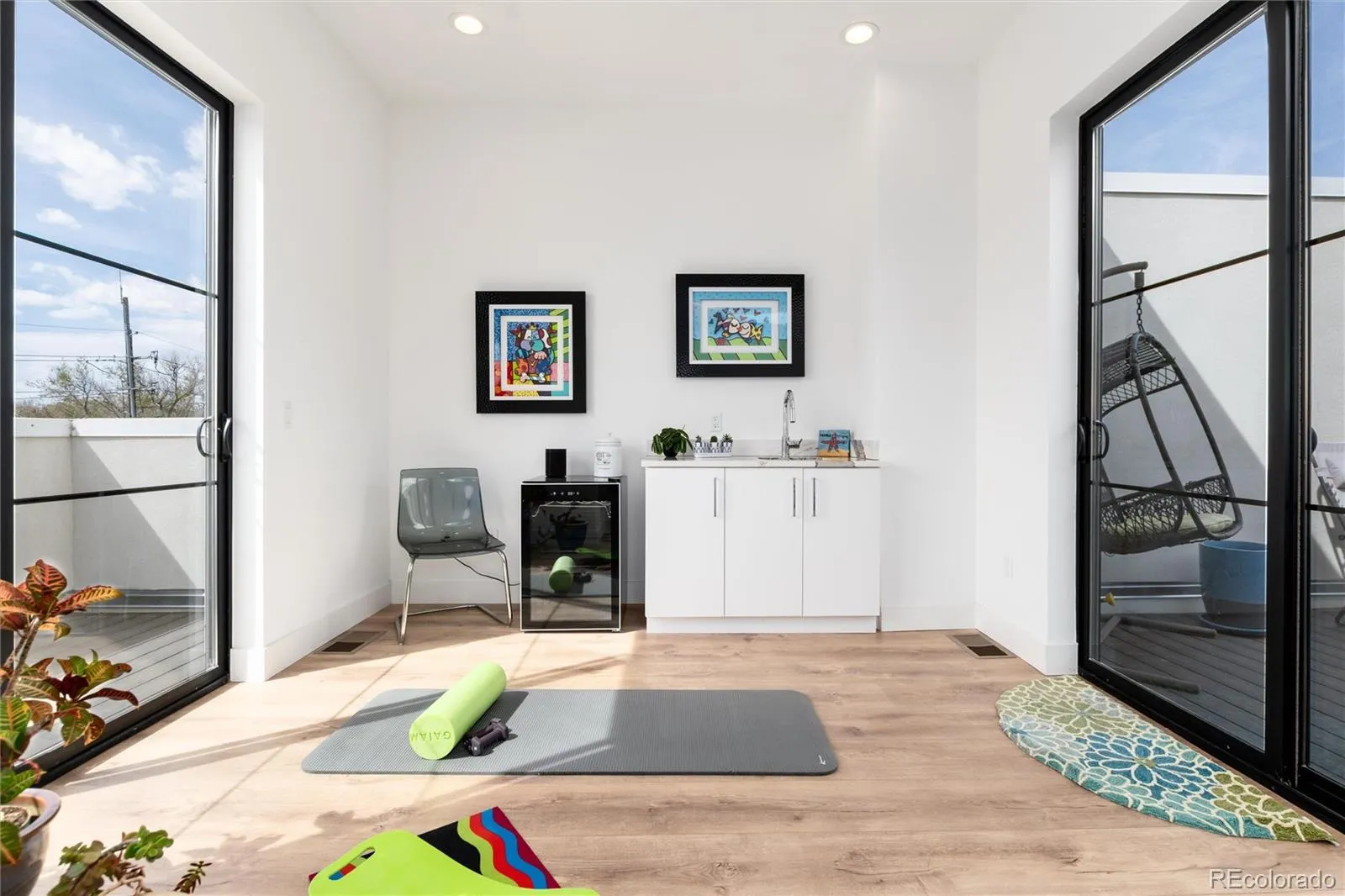 04102026222742 1600 18