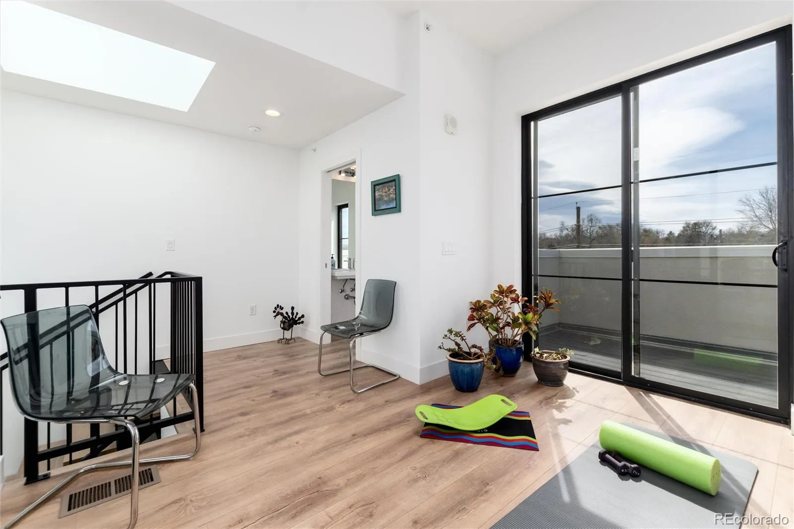 04102026222742 1600 20