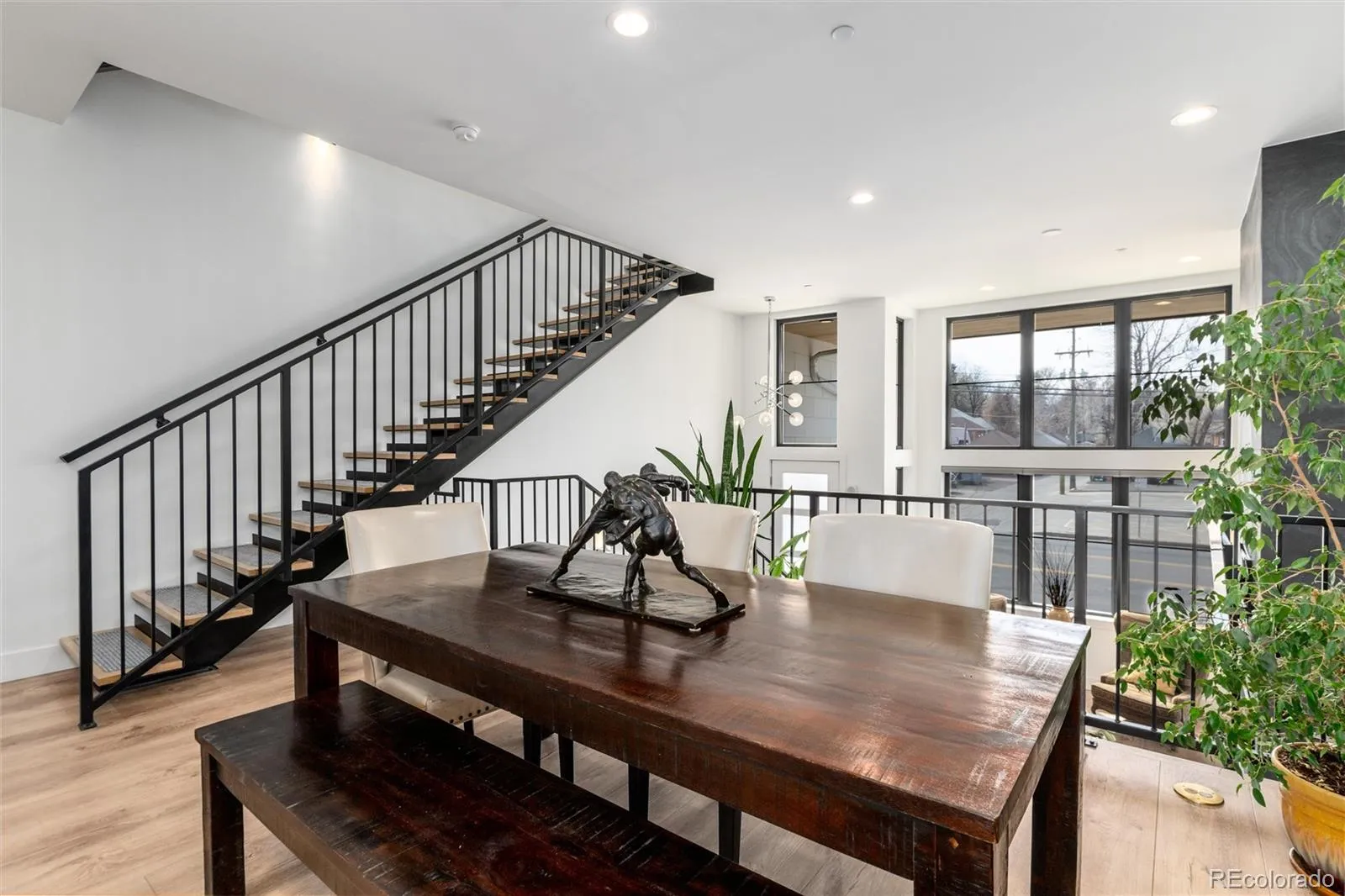 04102026222742 1600 6