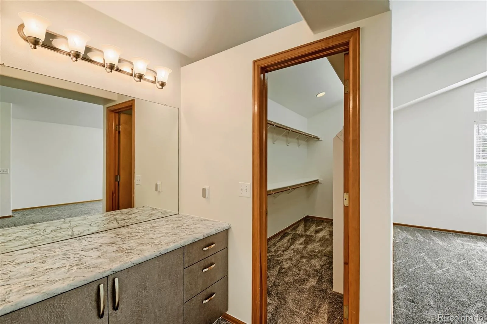 19024 E Chenango Circle Aurora CO 80015 | MLS #REC8592680 10172026234905 1600 18