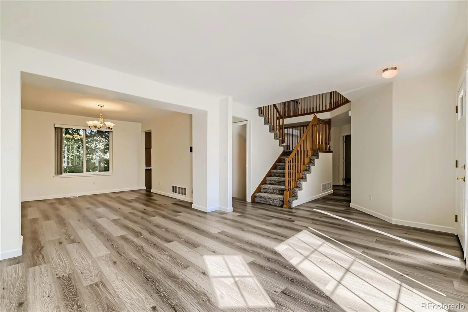 19024 E Chenango Circle Aurora CO 80015 | MLS #REC8592680 10172026234905 1600 9