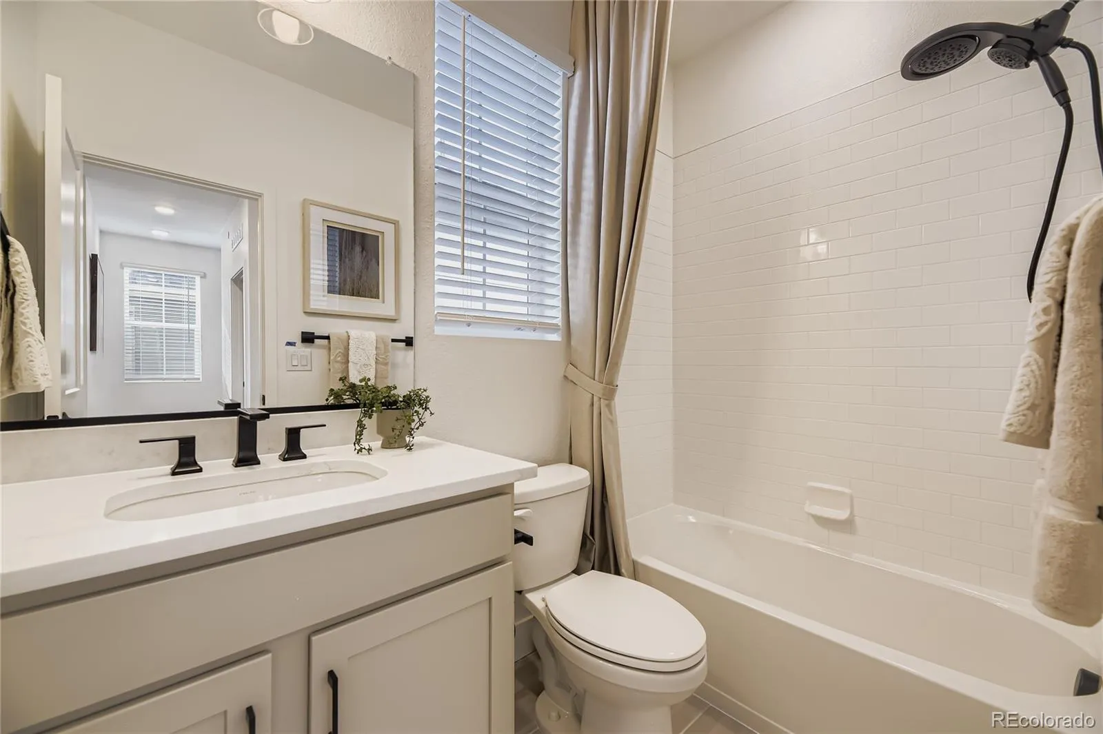 04182026002219 1600 7