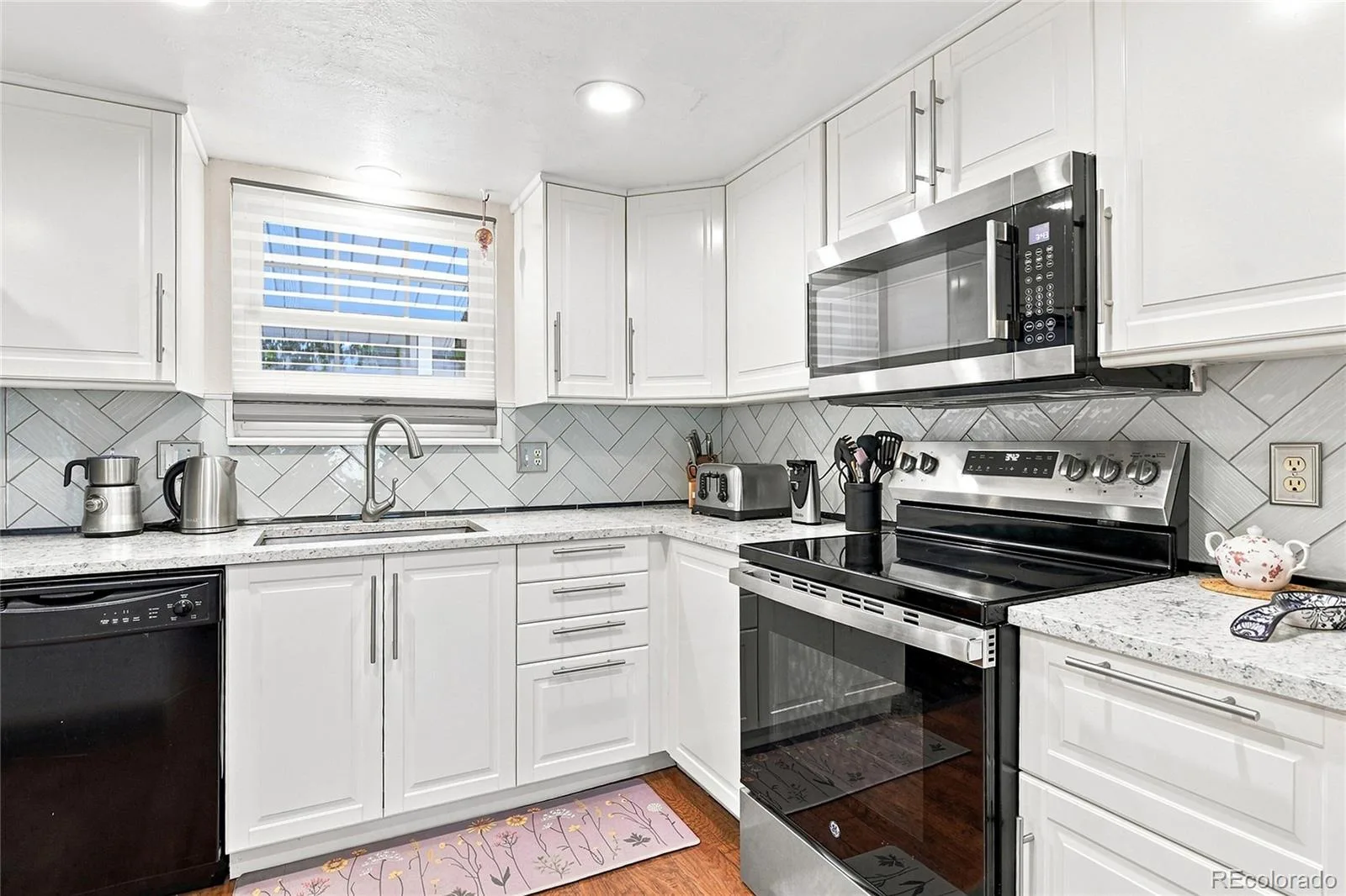 2528 S Vaughn Way #C Aurora CO 80014 | MLS #REC8595821 09152026054131 1600 20