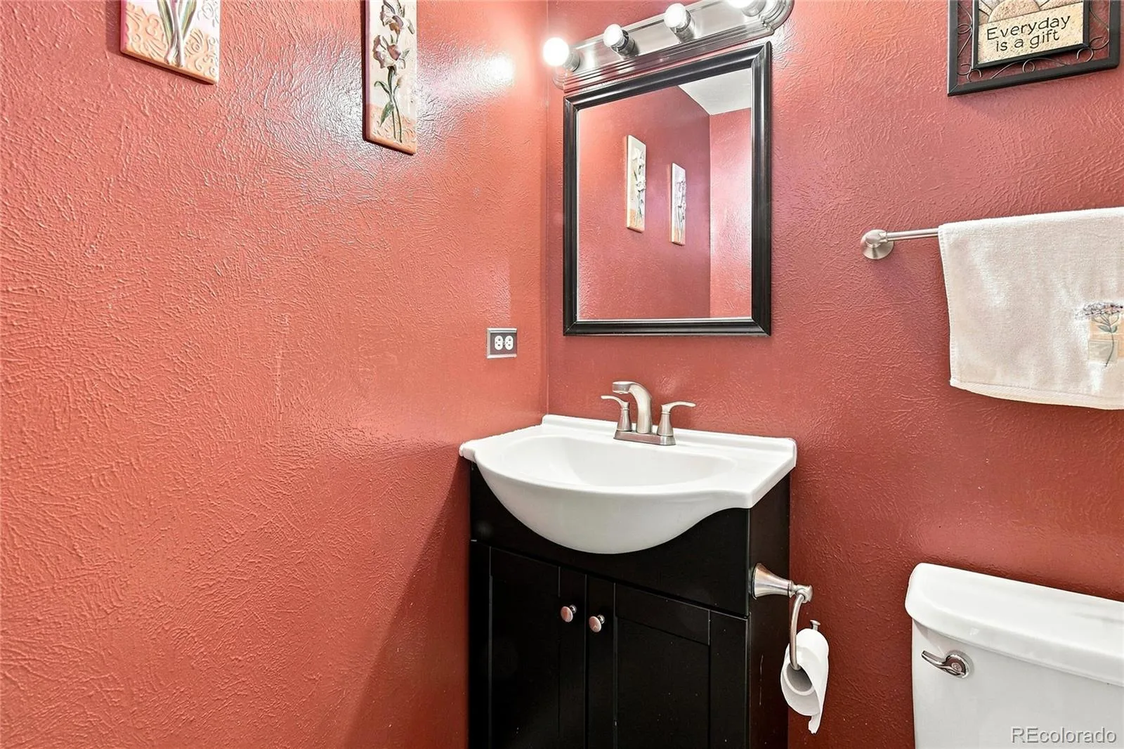 2528 S Vaughn Way #C Aurora CO 80014 | MLS #REC8595821 09152026054131 1600 36
