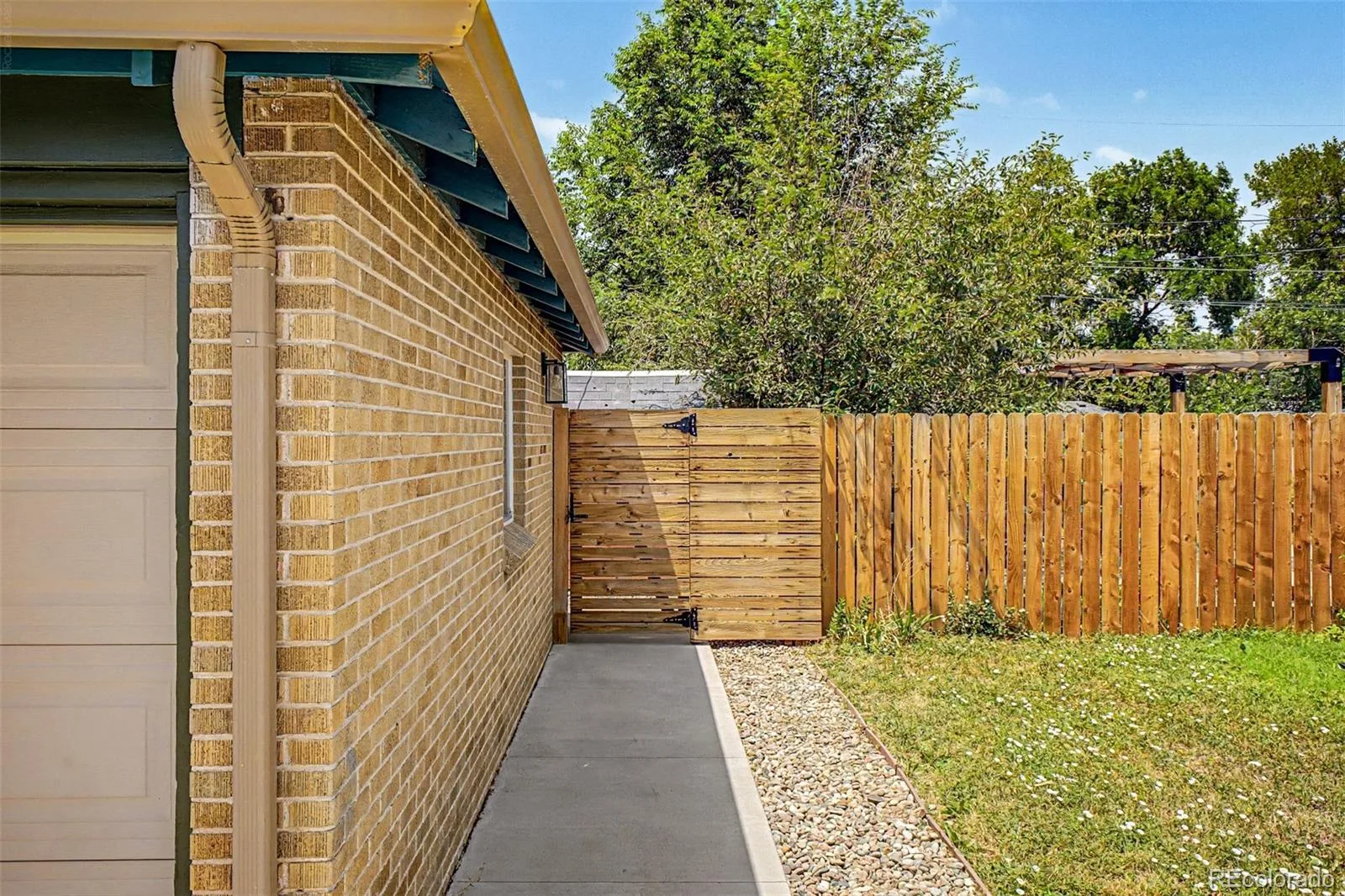 3025 Richard Allen Court Denver CO 80205 | MLS #REC8597030 08172026204620 1600 32