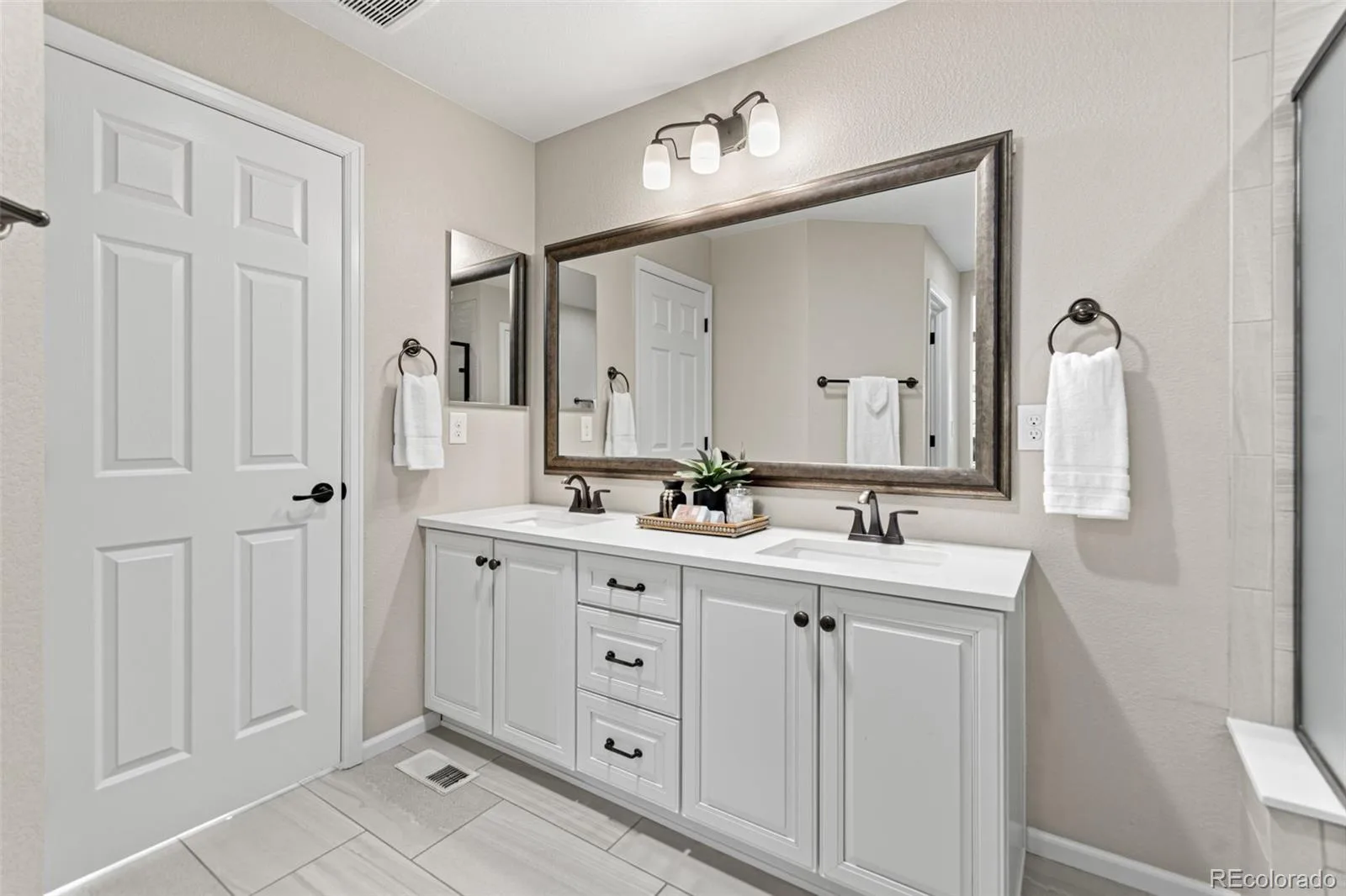 9382 Noble Way Arvada CO 80007 | MLS #REC8599689 08132026204604 1600 24