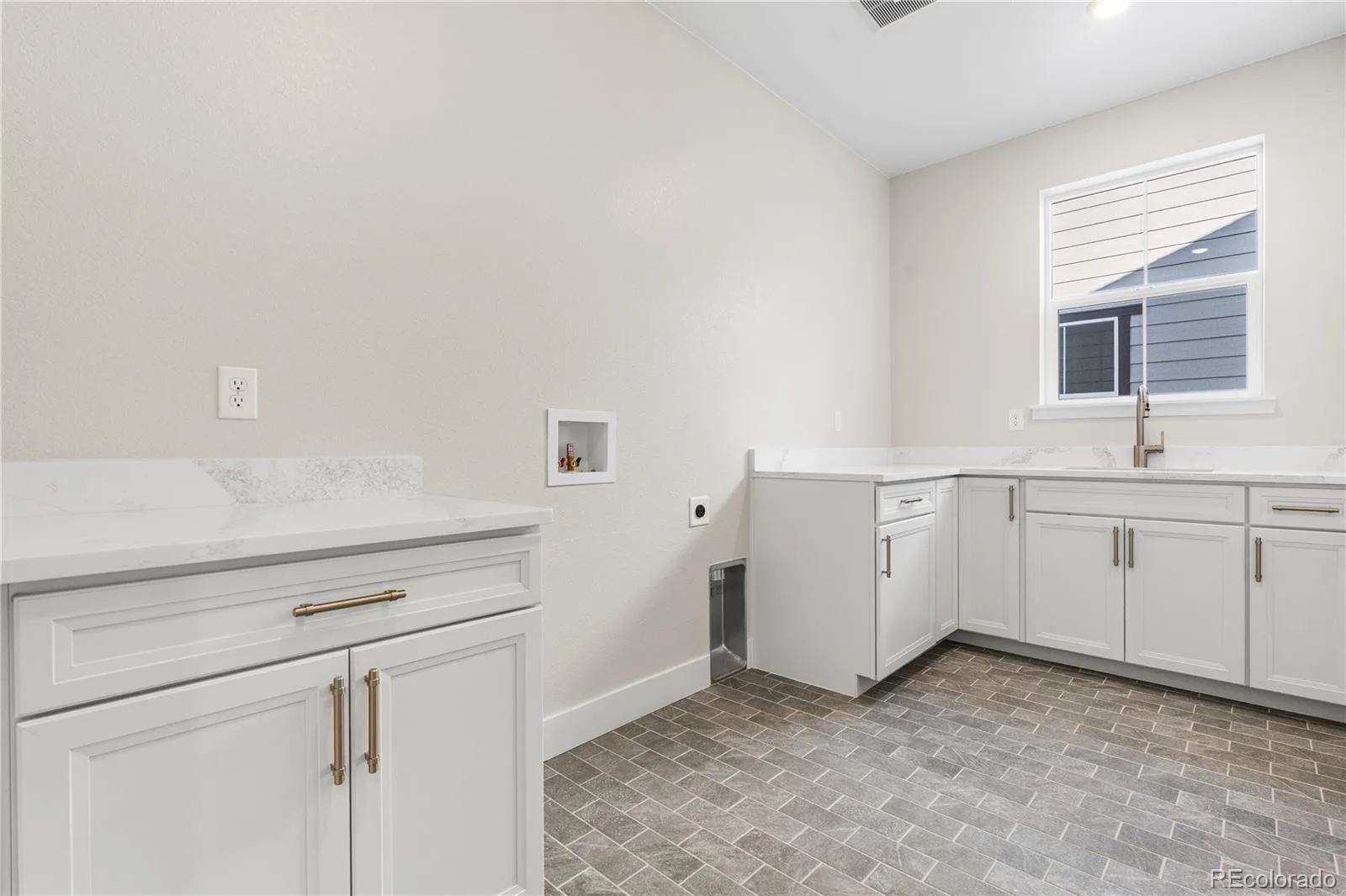 6455 Still Pine Circle Castle Pines CO 80108 | MLS #REC8600140 08242026153044 1600 30