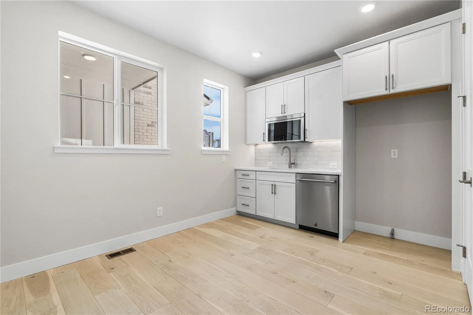 6455 Still Pine Circle Castle Pines CO 80108 | MLS #REC8600140 08242026153044 1600 36