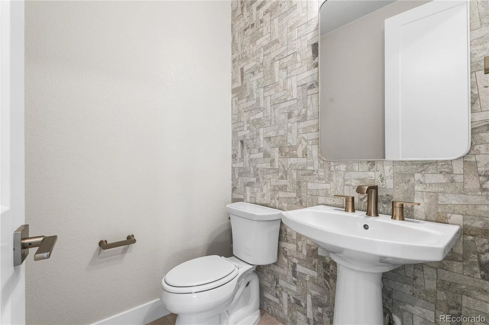 6455 Still Pine Circle Castle Pines CO 80108 | MLS #REC8600140 08242026153044 1600 41