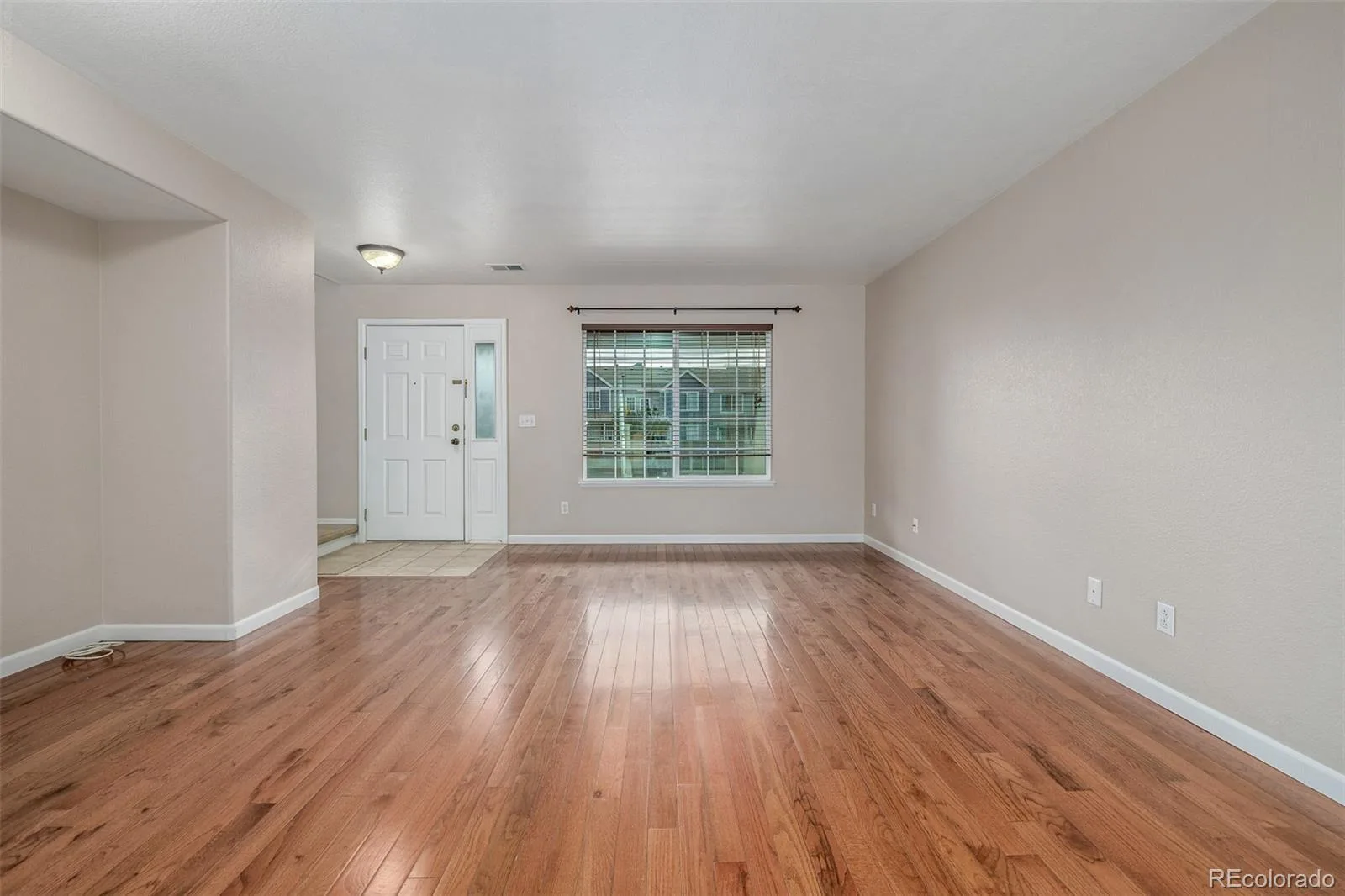 1326 S Danube Way #104 Aurora CO 80017 | MLS #REC8600532 10012026012336 1600 6