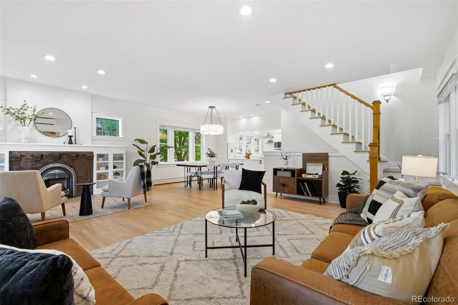 915 S Downing Street Denver CO 80209 MLS #REC8602146 05152026201237 1600 14