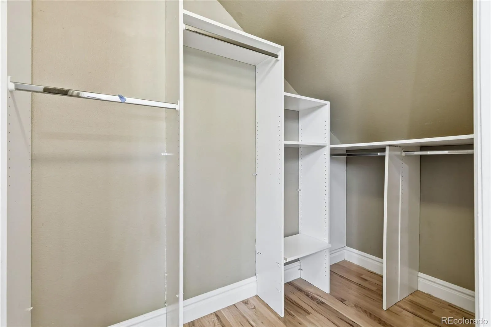 915 S Downing Street Denver CO 80209 MLS #REC8602146 05152026201237 1600 38