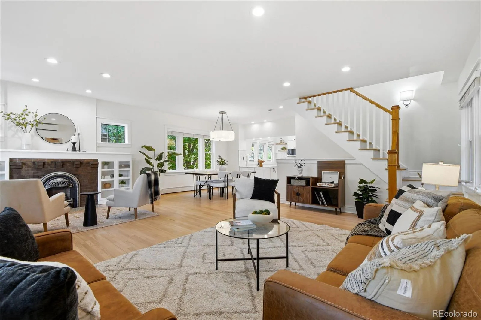 915 S Downing Street Denver CO 80209 MLS #REC8602146 06092026192358 1600 3