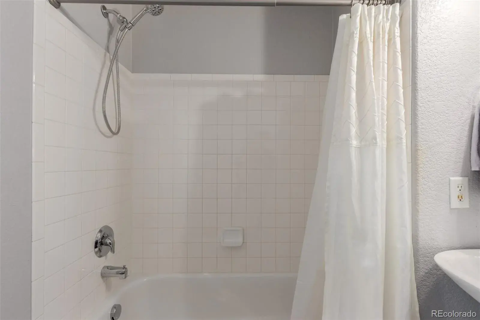 457 Black Feather Loop #702 Castle Rock CO 80104 | MLS #REC8603602 03052026215337 1600 28