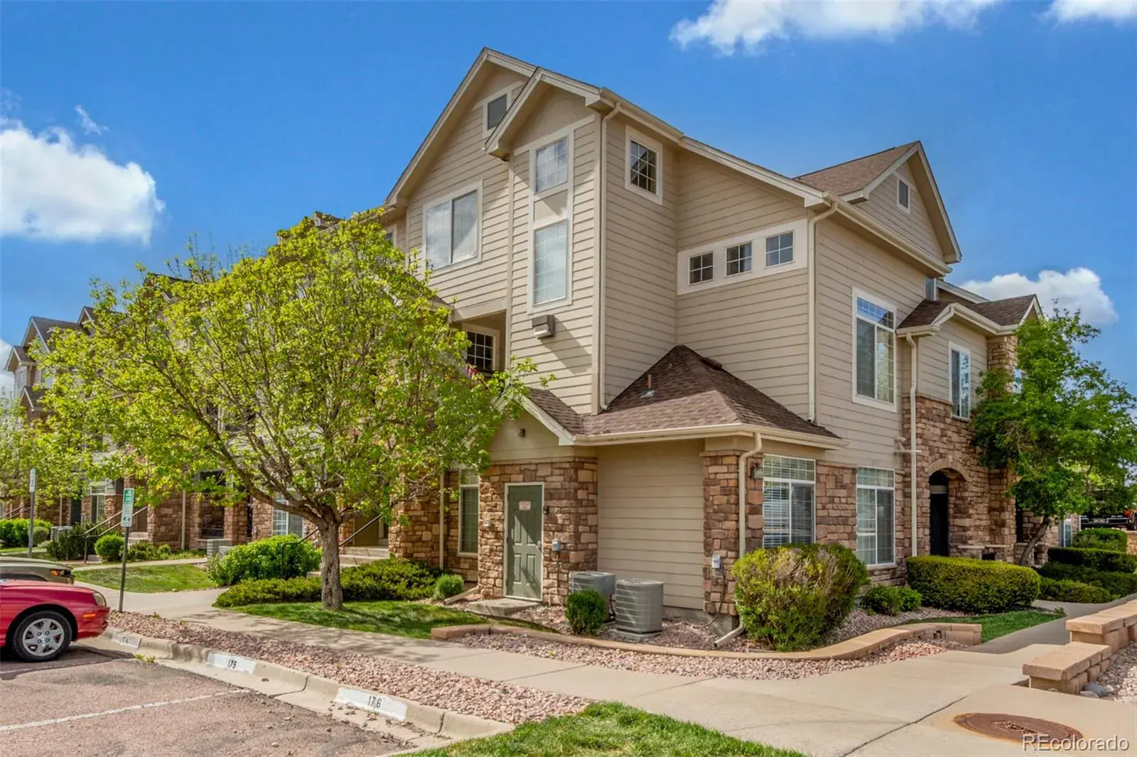 457 Black Feather Loop #702 Castle Rock CO 80104 | MLS #REC8603602 03052026215337 1600 35
