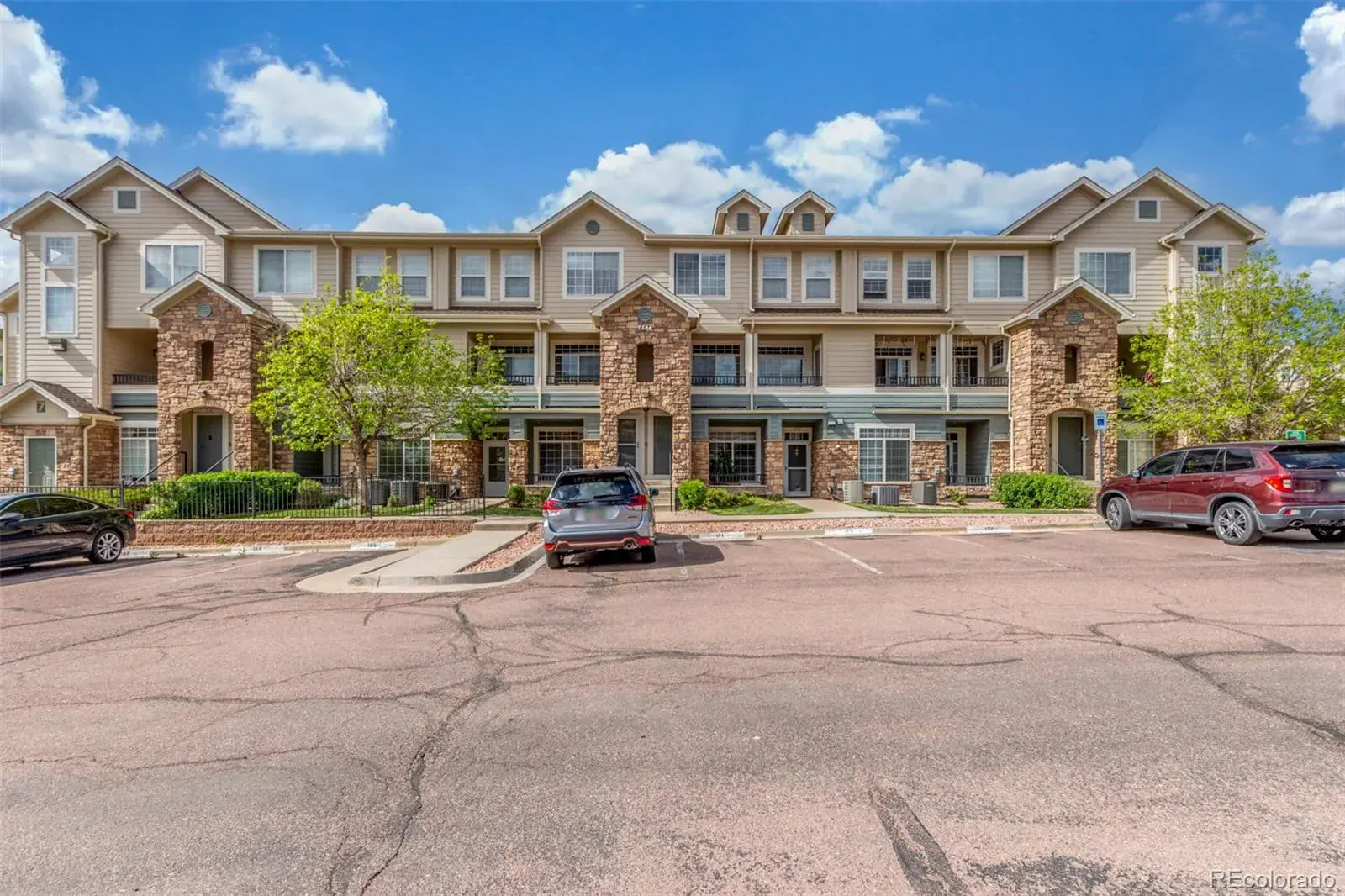 457 Black Feather Loop #702 Castle Rock CO 80104 | MLS #REC8603602 03052026215337 1600 36