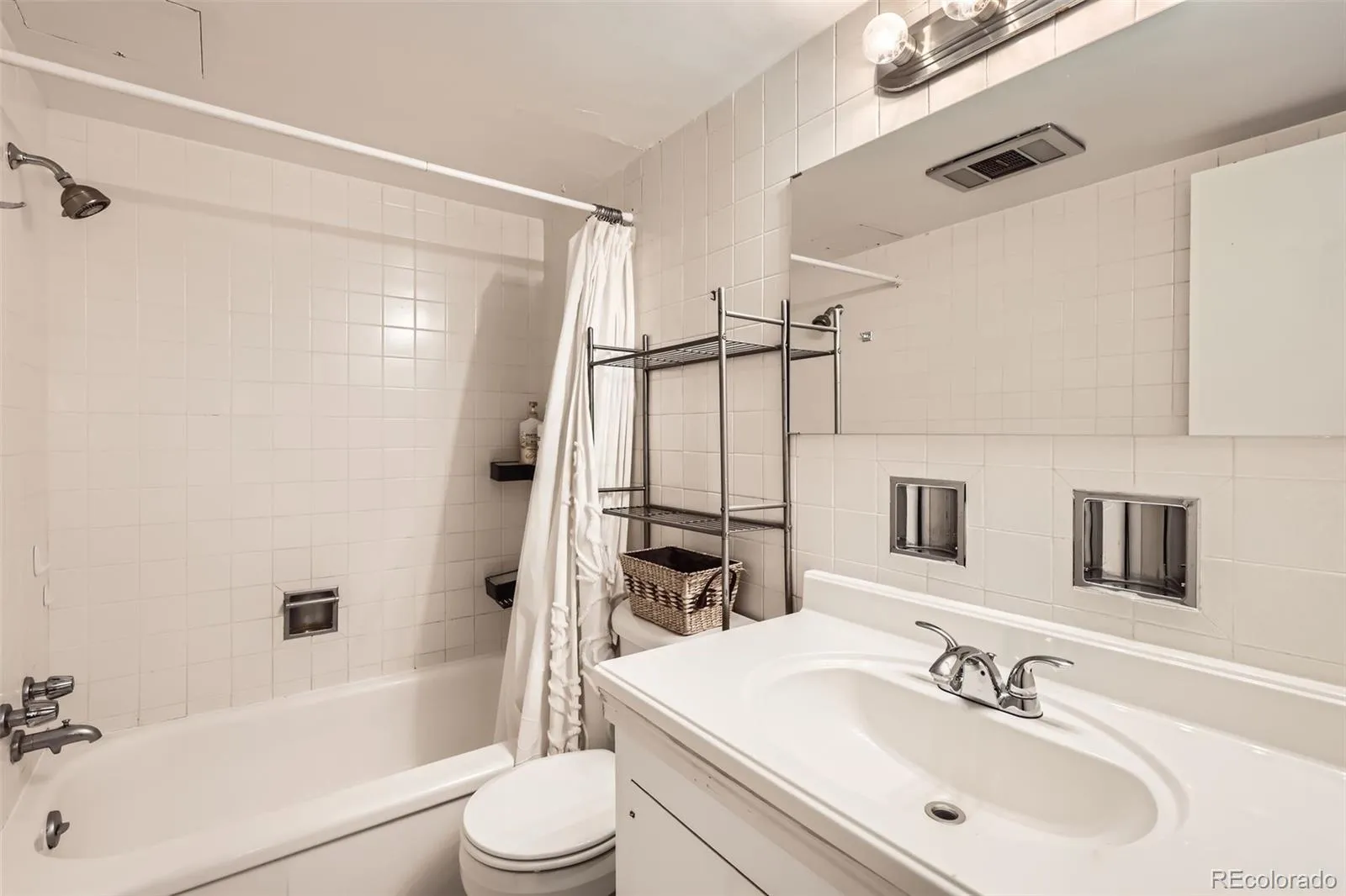 1050 N Corona Street #105 Denver CO 80218 MLS #REC8607622 05062026214451 1600 16