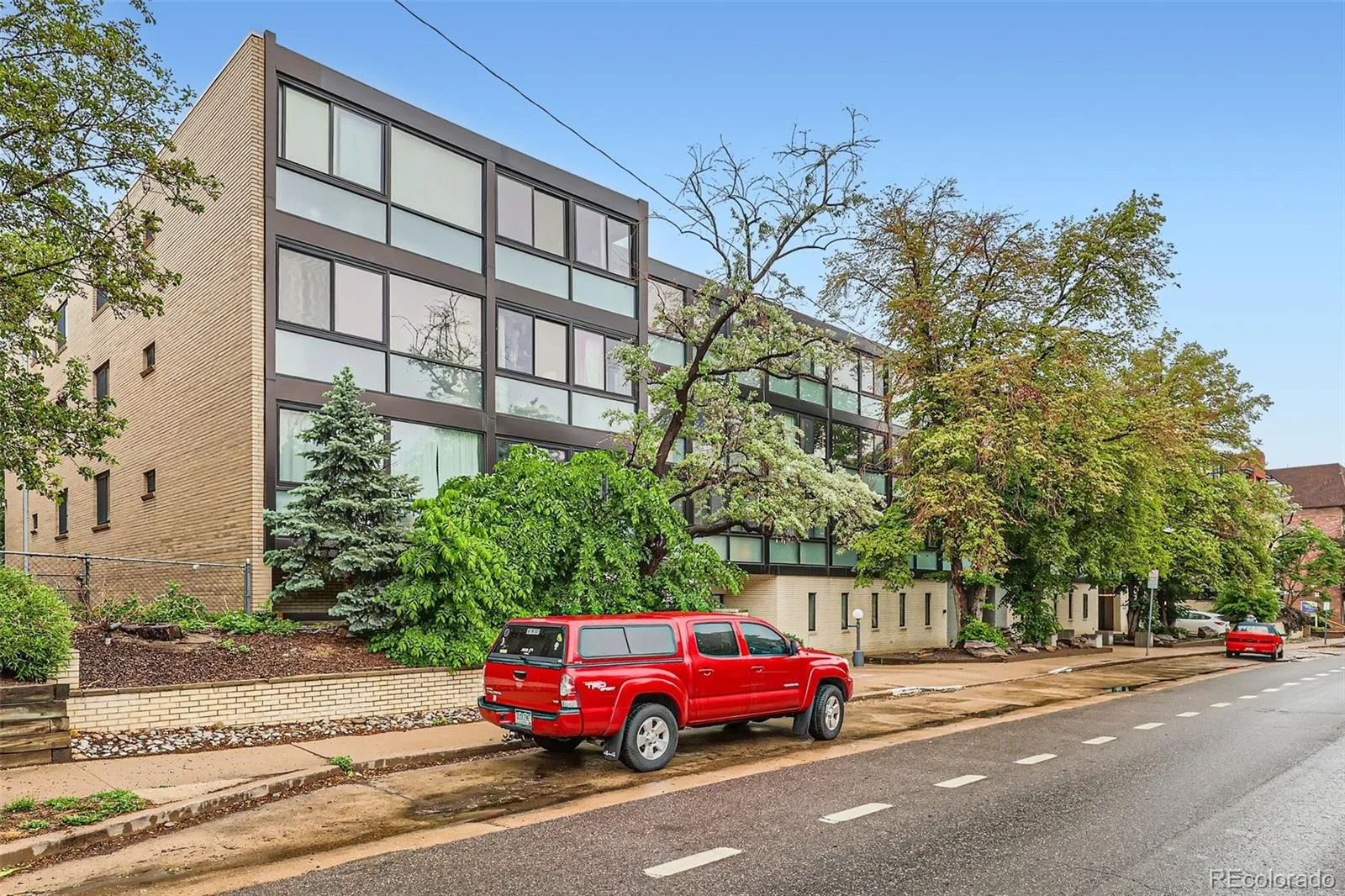 1050 N Corona Street #105 Denver CO 80218 MLS #REC8607622 05062026214451 1600 2