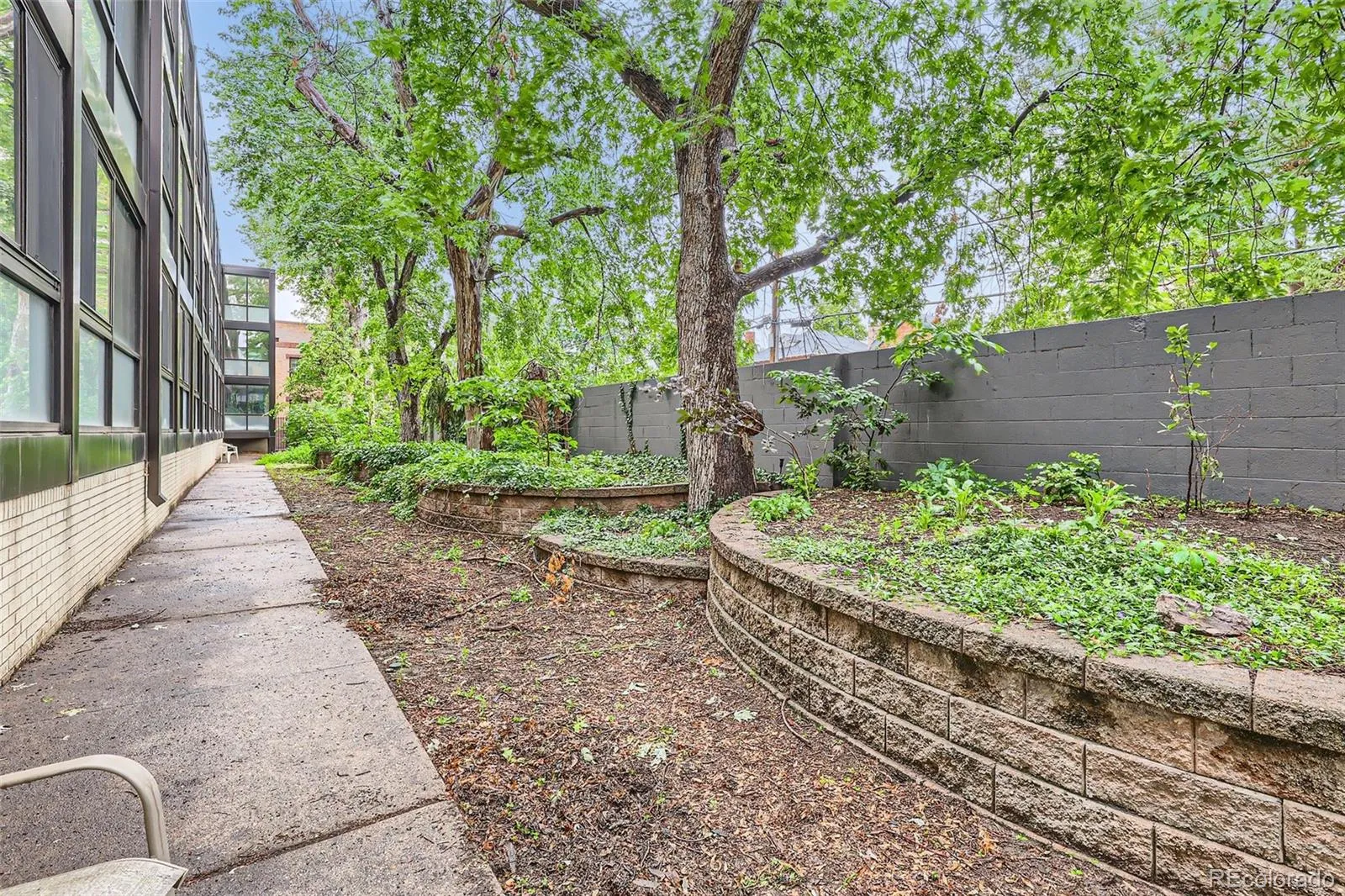 1050 N Corona Street #105 Denver CO 80218 MLS #REC8607622 05062026214451 1600 27
