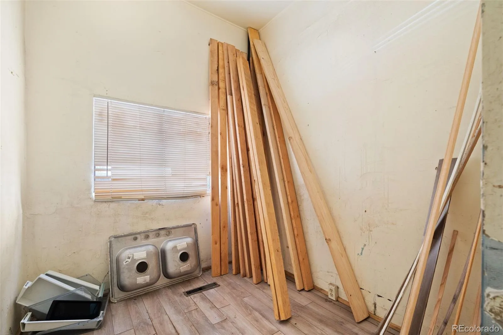 3784 N Williams Street Denver CO 80205 | MLS #REC8609365 08242026201928 1600 19