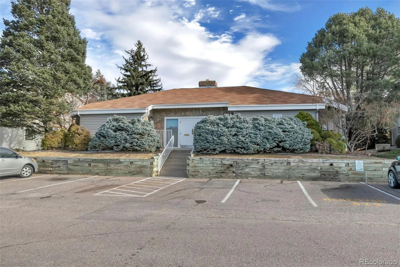 902 S Walden Street #203 Aurora CO 80017 | MLS #REC8609473 09172026175144 1600 2