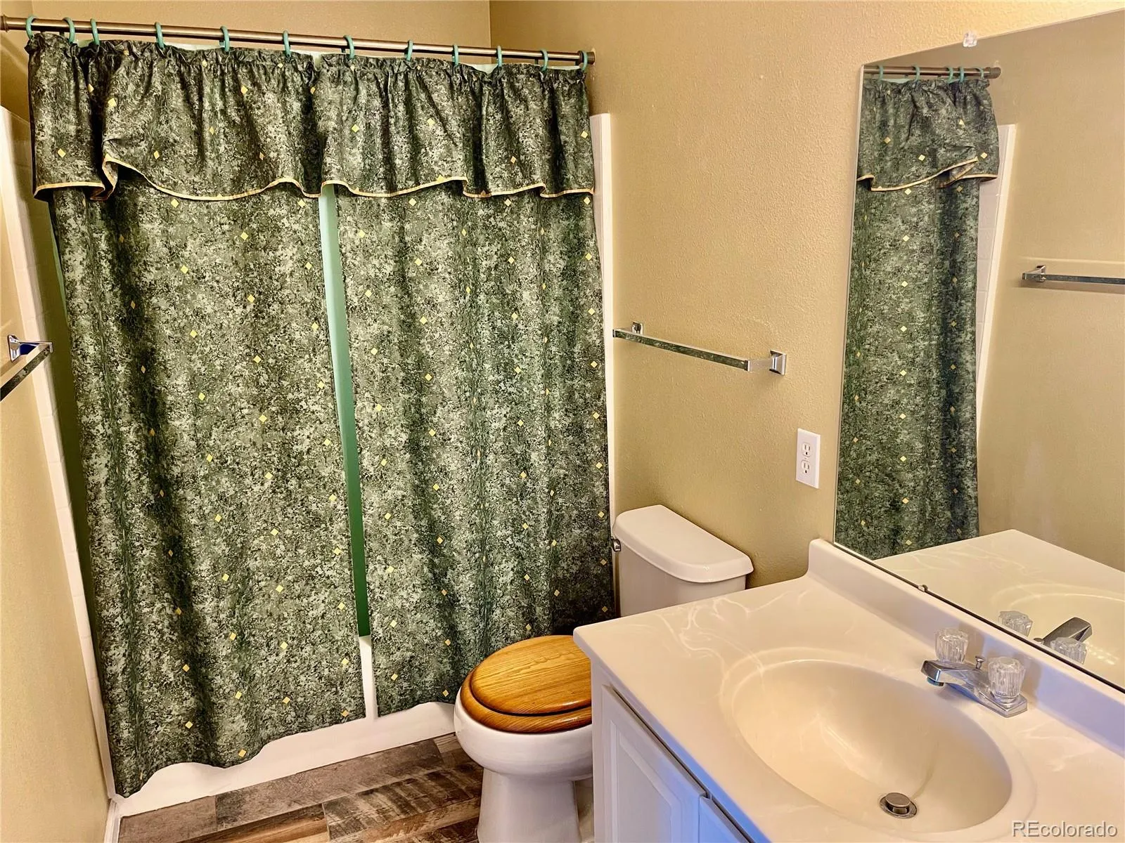 8304 Pebble Creek Way #203 #8304 Highlands Ranch CO 80126 | MLS #REC8610622 05282026042834 1600 21