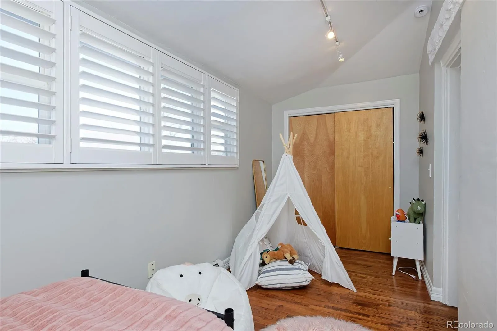 03262026161945 1600 24