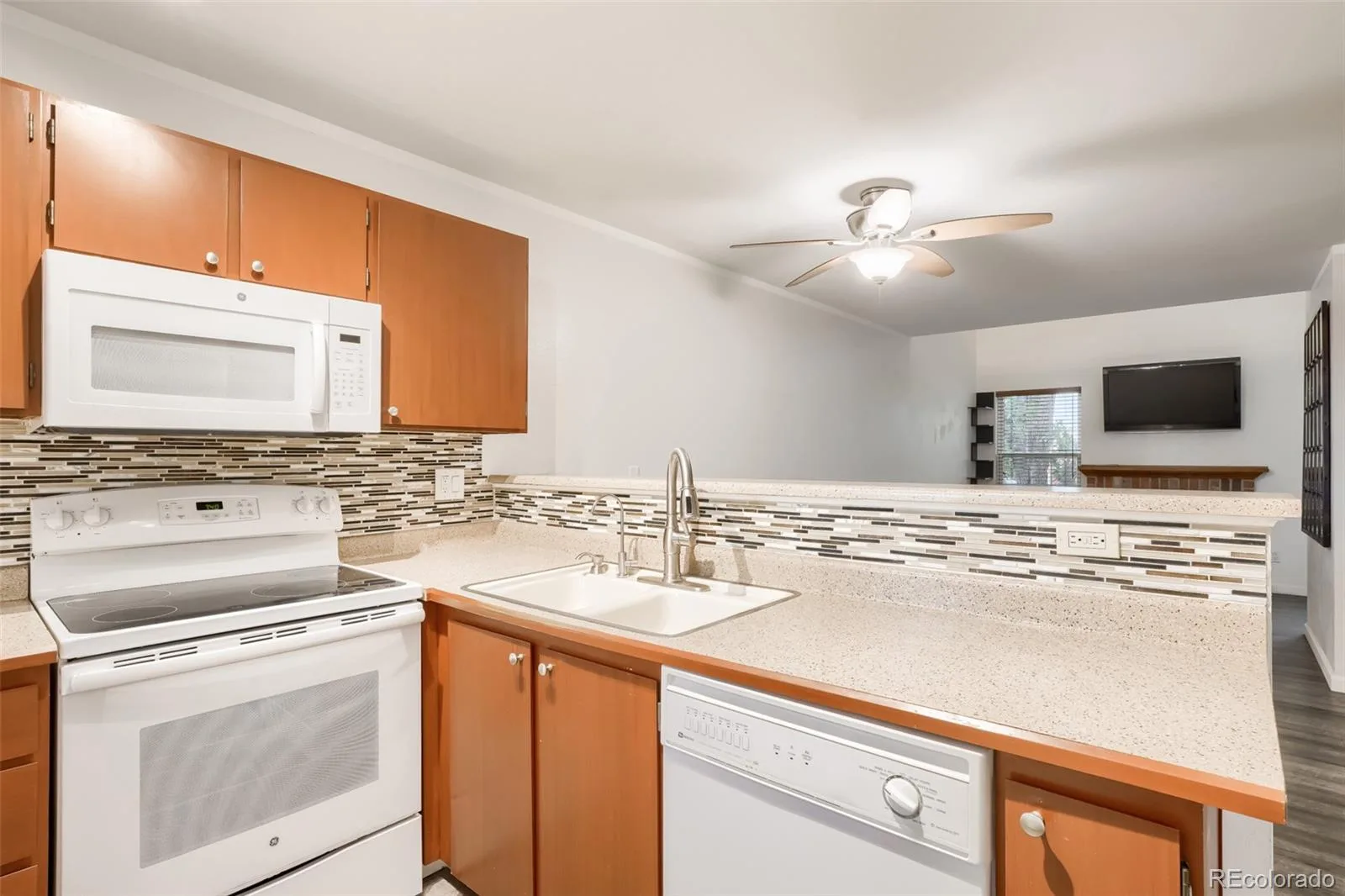 2295 S Pitkin Way #F Aurora CO 80013 | MLS #REC8611472 08142026202704 1600 6