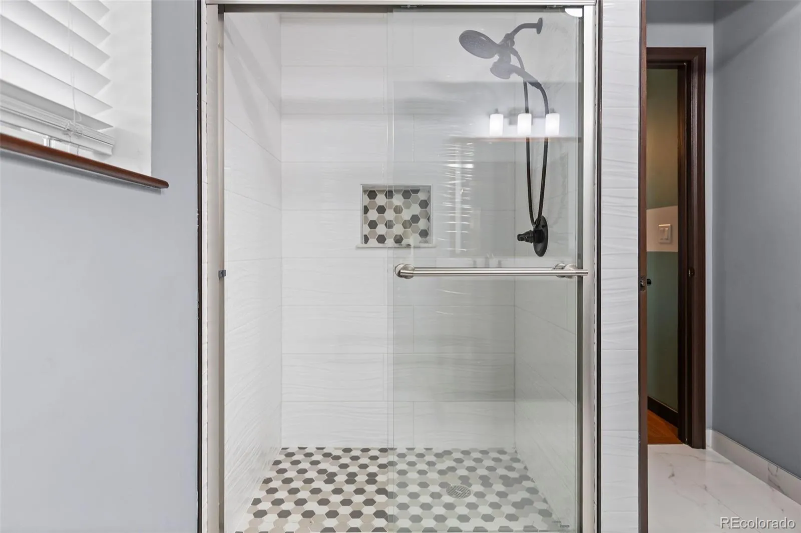 04162026203546 1600 17