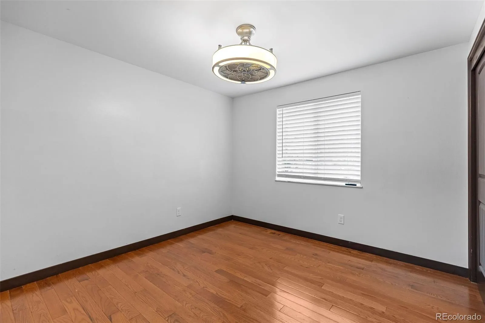 04162026203546 1600 23