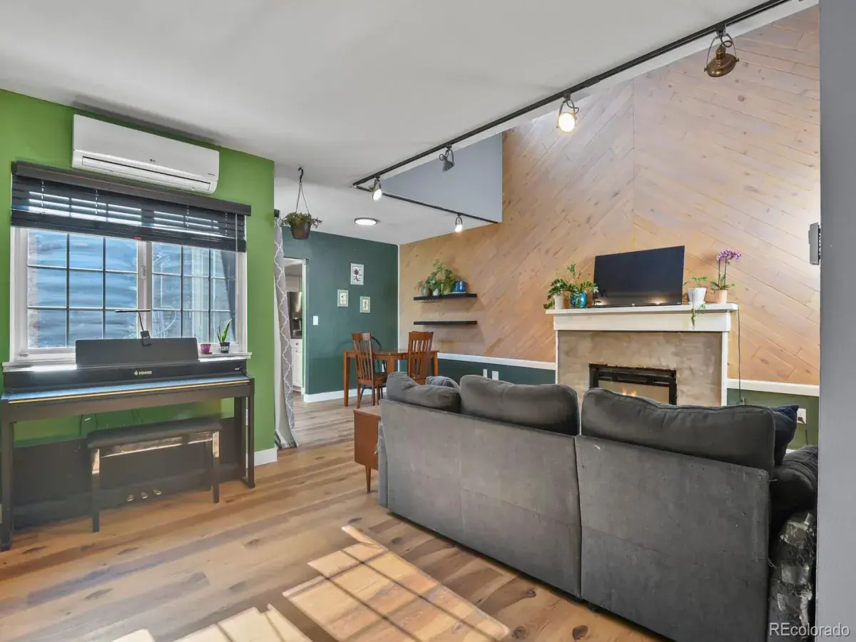 10312025212633 1200 1